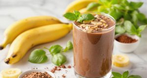 Ecco perché il smoothie choco-banane e basilico è la tua nuova dipendenza: strano ma irresistibile!