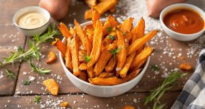Frittelle di patate dolci croccanti: ecco il trucco per resistere all’umidità!