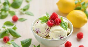 Glassa basilico-limone e lamponi: ecco la ricetta che trasformerà la tua estate!