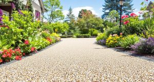 Scopri 3 trucchi naturali per combattere le erbacce nell’area di ghiaia e mantenere il tuo giardino impeccabile!