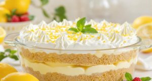 Scopri il dolce al limone senza cottura che sorprenderà le tue papille: fresco e irresistibile!