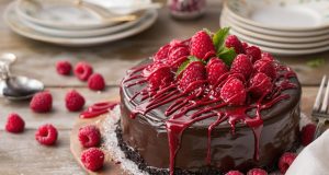 Scopri il segreto del dolce che conquista: Gâteau Eclisse Cioccolato Fondente e Lamponi da non perdere!