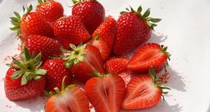 Scopri il segreto per scegliere le fragole perfette: non crederai ai tuoi occhi!