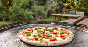 Scopri il segreto per una pizza croccante: la plancha di giardino come forno a legna!