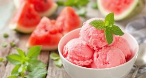 Scopri il sorbetto pastèque-menthe fatto in casa: il dessert ultra rinfrescante che non puoi perderti!