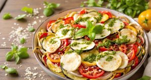 Scopri il tian di verdure pesto-mozza: la ricetta estiva che conquisterà il tuo palato in 5 minuti!