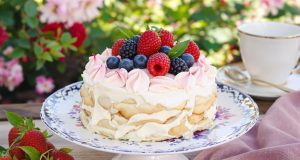 Scopri la chantilly all’acqua di rose: 3 motivi per provarla con frutti rossi freschi!