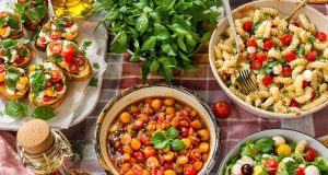 Scopri le 3 ricette italiane estive che stupiranno i tuoi ospiti: bruschetta, caponata e pasta fredda!