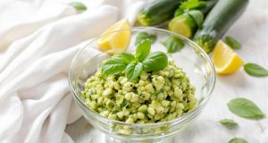 Tartare di zucchine al basilico: scopri perché è l’antipasto estivo che sorprende tutti!