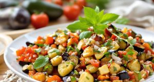 Ecco perché la ratatouille con melanzane fondenti è il piatto estivo che non puoi perdere!
