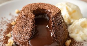 Il fondant al cioccolato più semplice e goloso: scopri il segreto che ti sorprenderà!