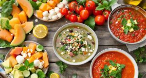 Scopri 5 insalate e gaspacho freschi che ti faranno rivivere l’estate ancora un po’!