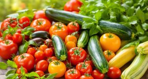 Scopri 7 modi sorprendenti per utilizzare le tue ultime pomodori e zucchine dell’estate!