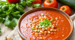 Scopri il gaspacho andaluso in 10 minuti: un’esplosione di freschezza che ti stupirà!