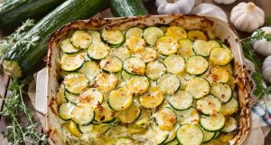 Scopri il segreto di Laurent Mariotte per un gratin di zucchine perfetto e senza acqua: la tua cena non sarà più la stessa!