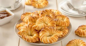 Scopri il segreto per palmiers feuilletés pronti in 10 minuti: solo 2 ingredienti e un sapore irresistibile!
