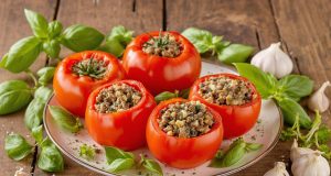 Scopri le 3 varietà di pomodori che renderanno le tue melanzane farcite irresistibili!