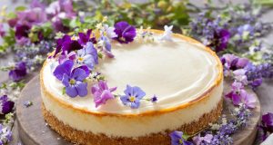 Scopri le 4 fiori commestibili da aggiungere al tuo yogurt cake per un’esperienza gastronomica unica!