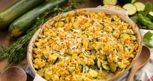 Crumble salato di zucchine e parmigiano: scopri la ricetta perfetta per chiudere l’estate con gusto!