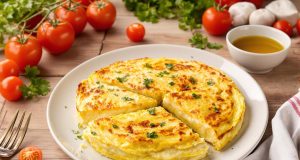 Ecco come preparare le omelette spagnole perfette: il segreto per un cuore bavevole!