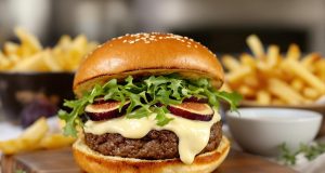 Ecco il burger che non ti aspetti: il tuo burger di figo e capra super goloso!