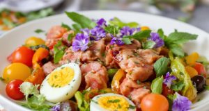 Ecco la ricetta della mia insalata nizzarda colorata: 5 ingredienti che faranno la differenza!