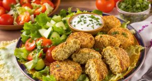 Falafel leggeri e croccanti: scopri la ricetta senza frittura che conquisterà il tuo palato!