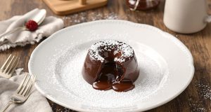 Il moelleux al cioccolato perfetto: scopri il segreto che riporta indietro nel tempo!