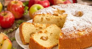 Il segreto per un gâteau aux pommes super soffice: scopri l’ingrediente magico che cambia tutto!