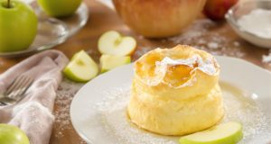 Il soufflé di mele che gonfia sempre: scopri il segreto per un dolce leggero e fruttato!
