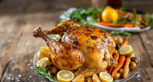 Scopri il segreto per un pollo arrosto sempre succoso: 5 passi per un risultato perfetto!