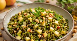 Scopri la mia insalata tiepida di lenticchie, mele e nocciole: un perfetto equilibrio di croccantezza e sapore!