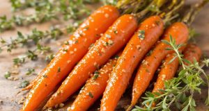 Scopri le carote glassate al miele e cumino: un’esperienza di sapori che stupirà i tuoi ospiti!